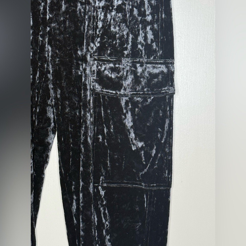 Jessica Simpson Black Crushed Velvet Cargo Joggers Women's M Y2K Streetwear - Picture 2 of 9